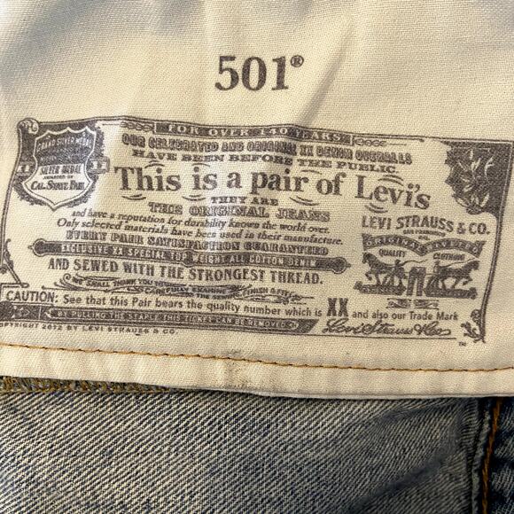 Levi's 501 Original Fit 100% Cotton Non-Stretch Button Fly Stone Wash 44" x 32" - Picture 3 of 5